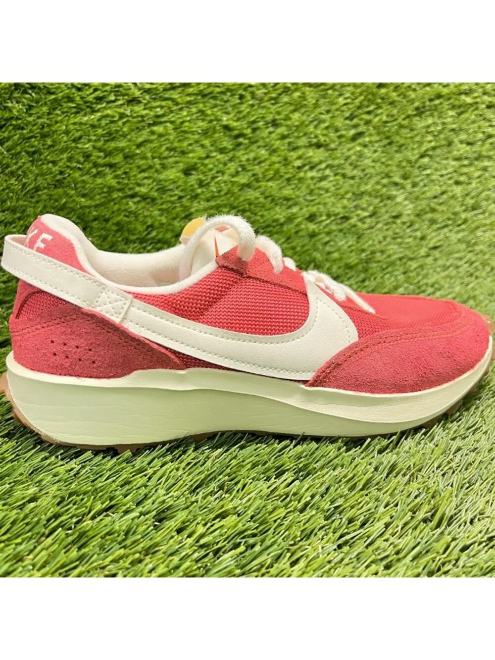 Nike Waffle Debut Vintage Womens Size 7.5 Red Sail Gum Running Shoes Sneakers